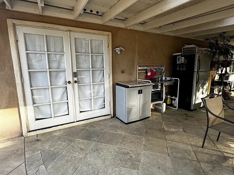 Outdoor kitchenette