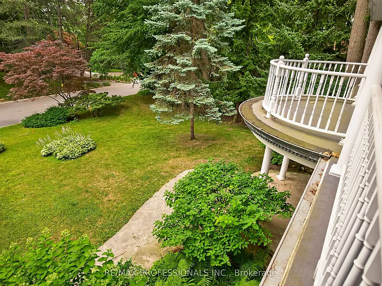 32 Edenbrook Hl — Photo 46