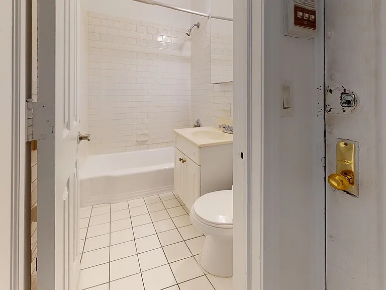711 2nd Ave #1E — Photo 12