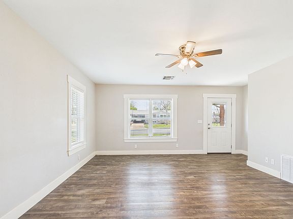 5th image of 108 S Olive St