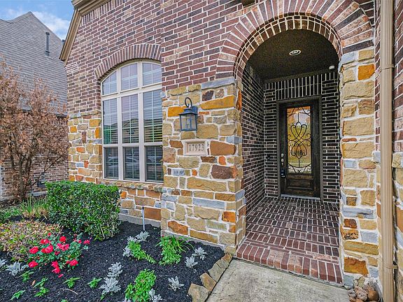 5th image of 17923 Pecan Bayou Ln