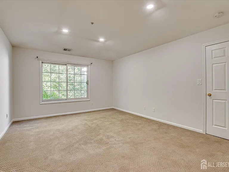 936 Waterford Dr — Photo 20
