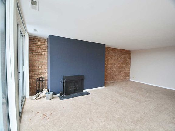 3rd image of 6020 Oakwood Dr APT 4H