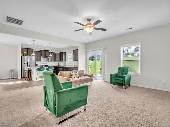 3rd image of 601 Grantleigh Dr