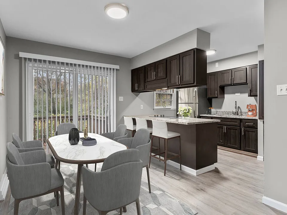 2 Bed Premium W/ Patio - Granite, Spacious, Natural Light, Basement!