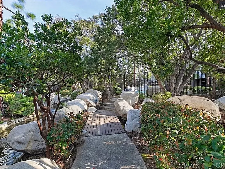 764 Wingate Bay — Photo 2