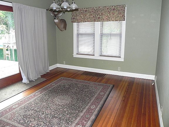 4th image of 211 E Electric Ct