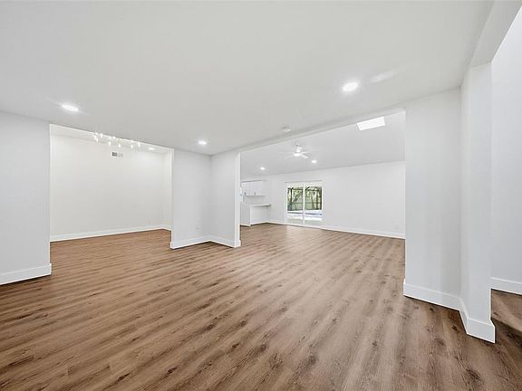 3rd image of 2104 DOEFIELD COURT