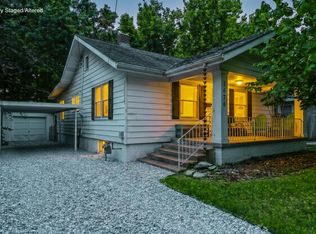 1676 E Lombard St, Springfield, MO 65802