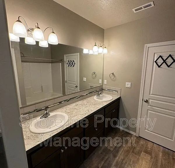 511 Diamond Lake St — Photo 39