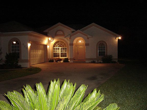 3rd image of 823 Wooddusk Dr