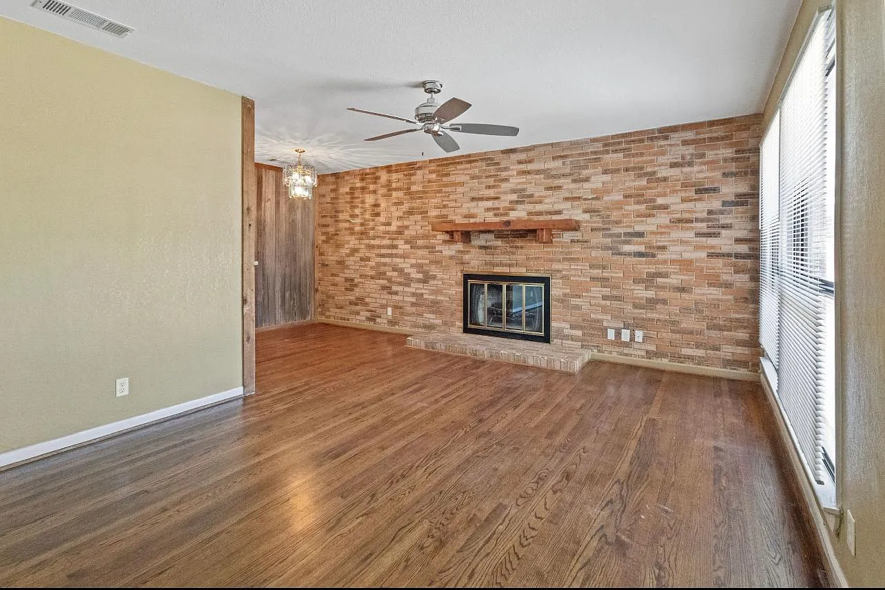 3 bed, 1383 sqft, $1,895 — Photo 4