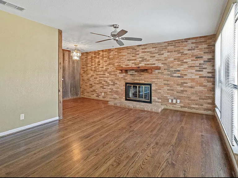10911 Visalia Dr — Photo 4