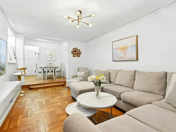 325 East 77th Street 1E image 2 of 10