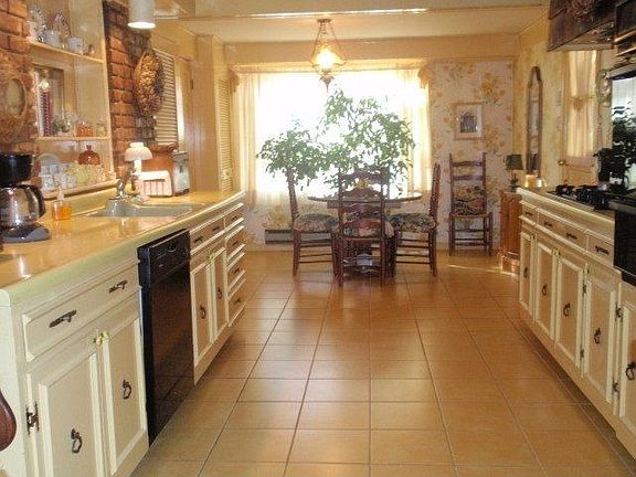 Spacious Kitchen