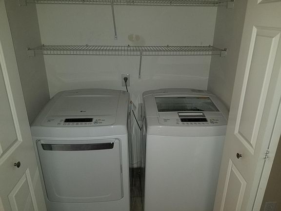 4th image of 1330 Pembrooke Ln