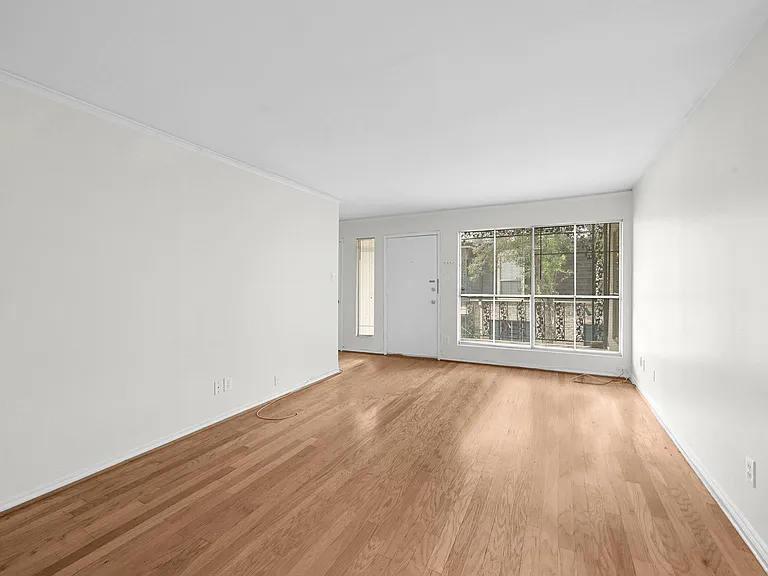 800 Post Oak Blvd #31 — Photo 3