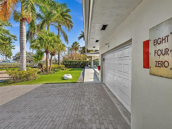 5th image of 840 S Southlake Dr #0