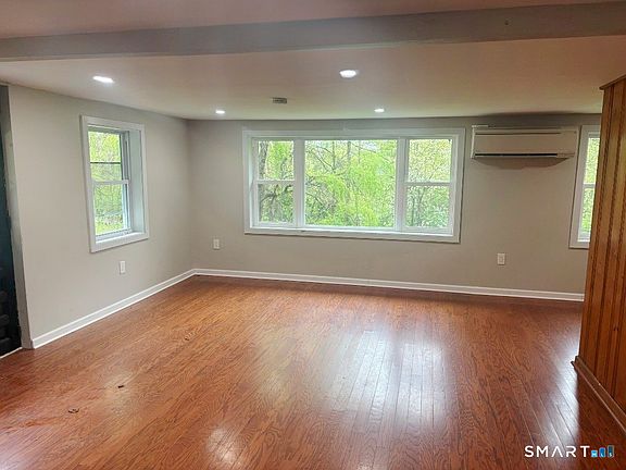 3rd image of 116 Howd Road