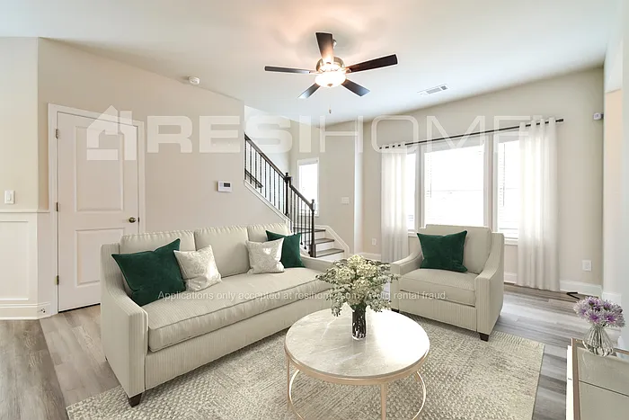 42 Banks Dr — Photo 8