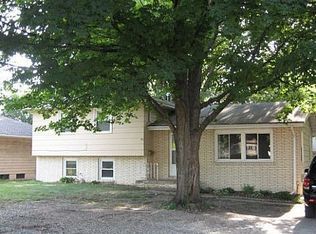 1037 8th St, West Des Moines, IA 50265
