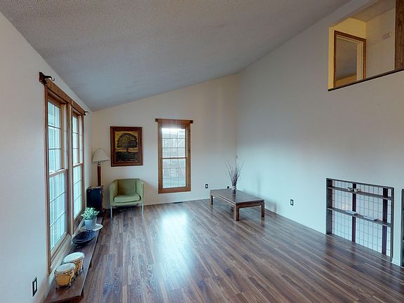 4th image of 5520 Descanso Cir W
