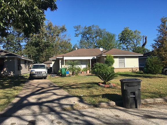 2nd image of 3023 Shady Park Dr