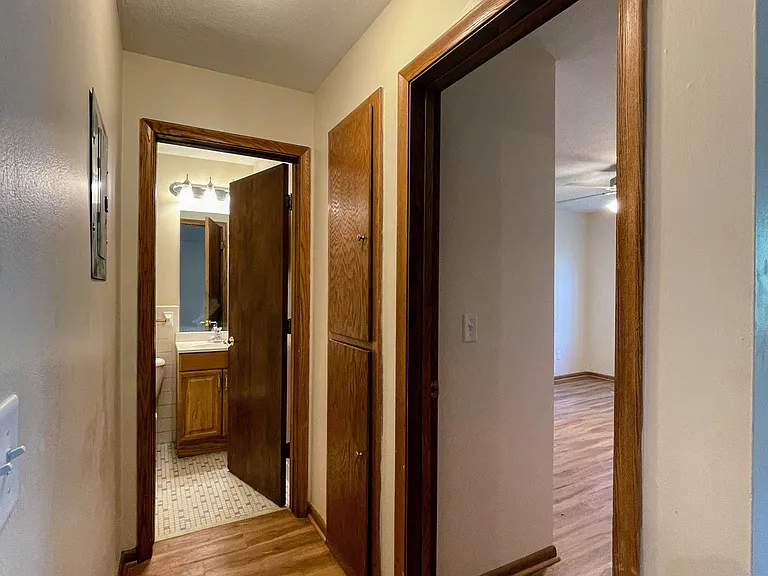 425 University Ave SE #205 — Photo 8