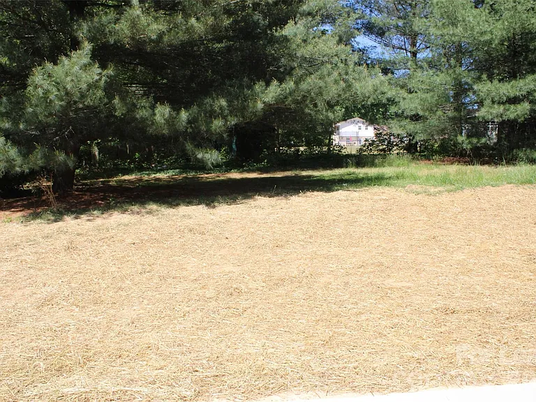 562 W Park Ave #A — Photo 22