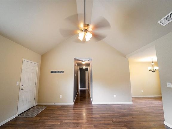 4th image of 5020 Valley St