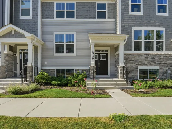 1039 Atterberg Rd, South Elgin, IL 60177