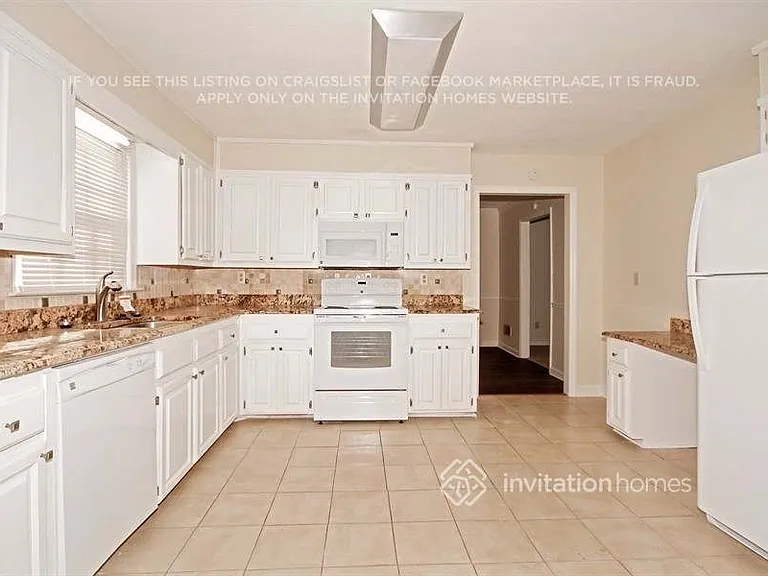 1480 Meadow Oak Dr — Photo 9