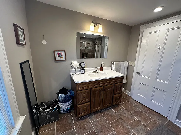 27 Vick Park #A — Photo 17