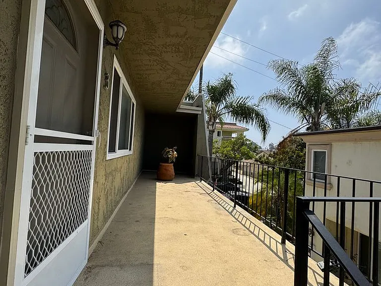 221 Sheldon St — Photo 31
