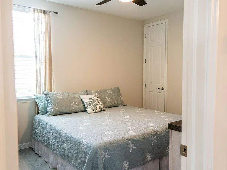 14888 Edgewater Cir — Photo 21