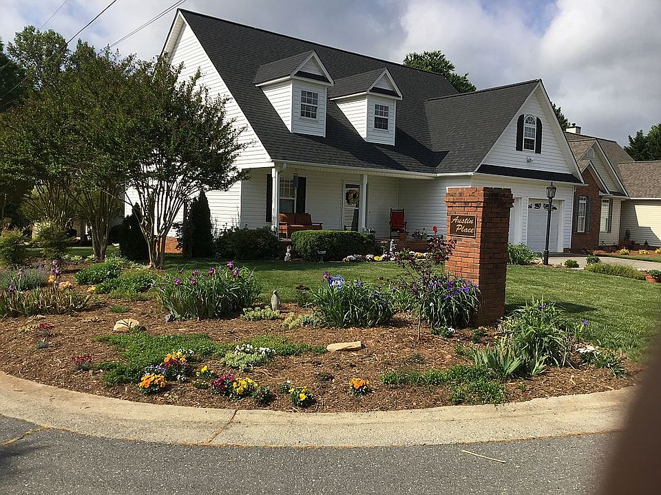 2nd image of 1800 Austin Place Ln