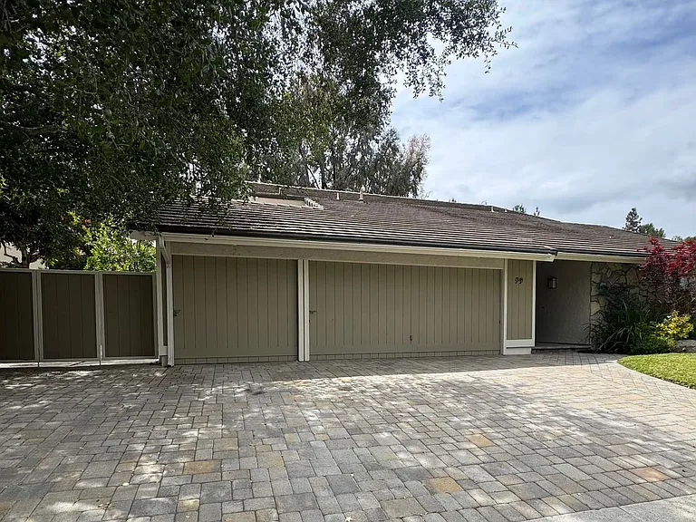 99 Castillian Ave — Photo 1