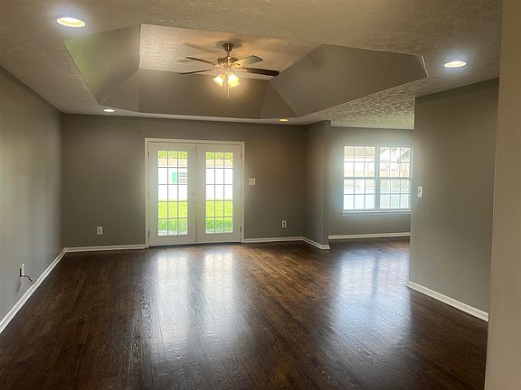 3rd image of 335 Cedar Hollow Dr