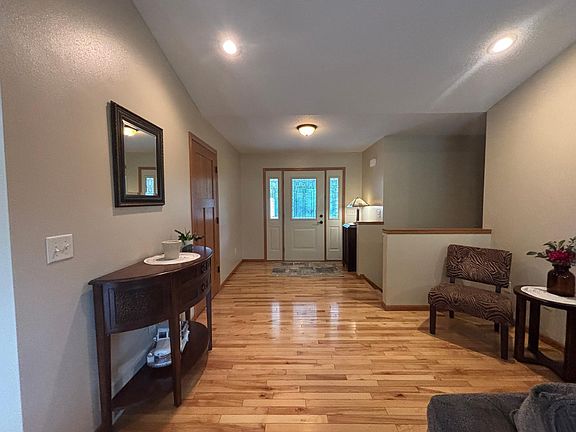 2nd image of 855 Bauer Ave