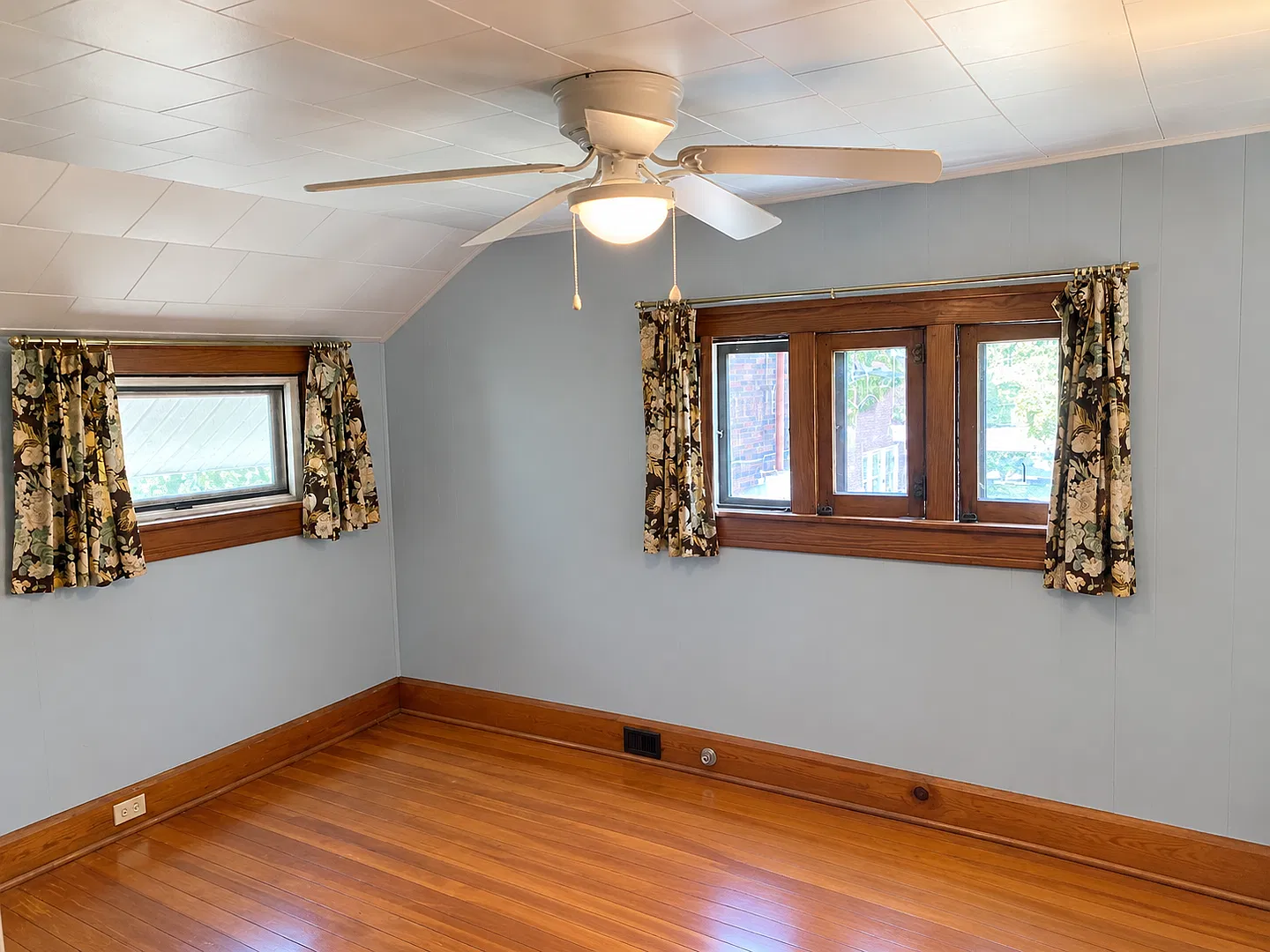 609 S Fess Ave — Photo 3