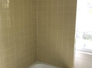 60 6th St #2, Lowell, MA 01850