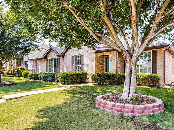 2nd image of 2710 Sequoia Ln
