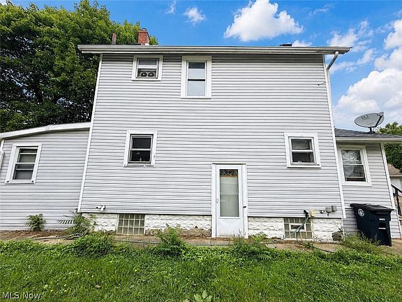 4th image of 1180 Wilbur Ave
