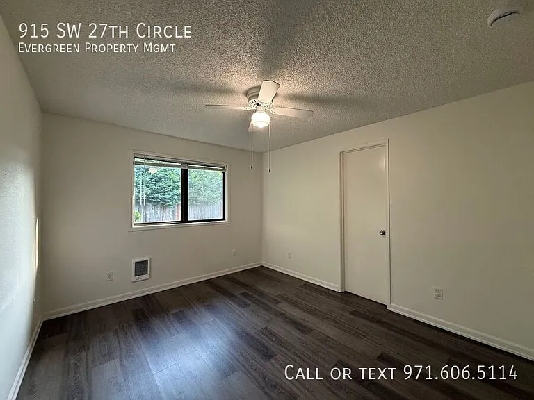 915 SW 27th Cir — Photo 20