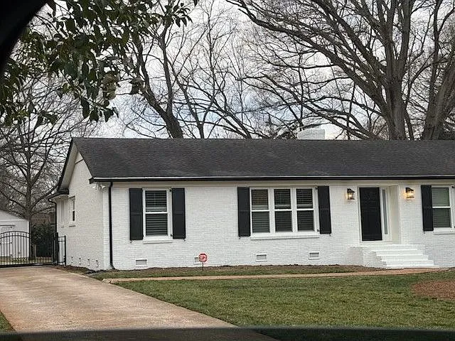 3 bed, 2.0 bath, 2117 sqft, $3,850 — Photo 2