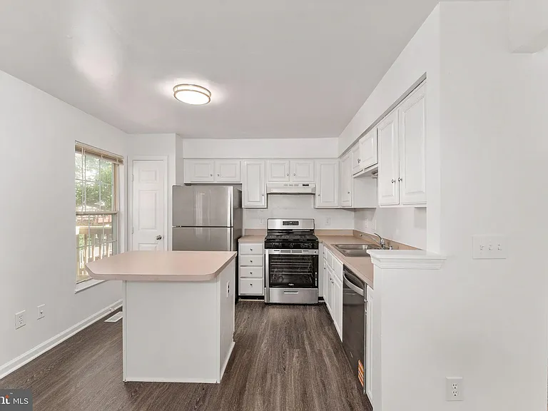 6219 Bella Dr — Photo 4