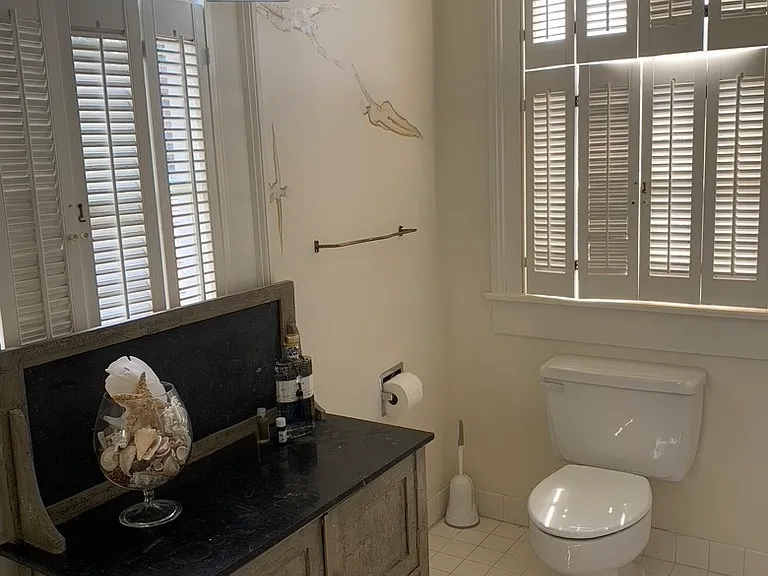 1239 Eleonore St — Photo 16