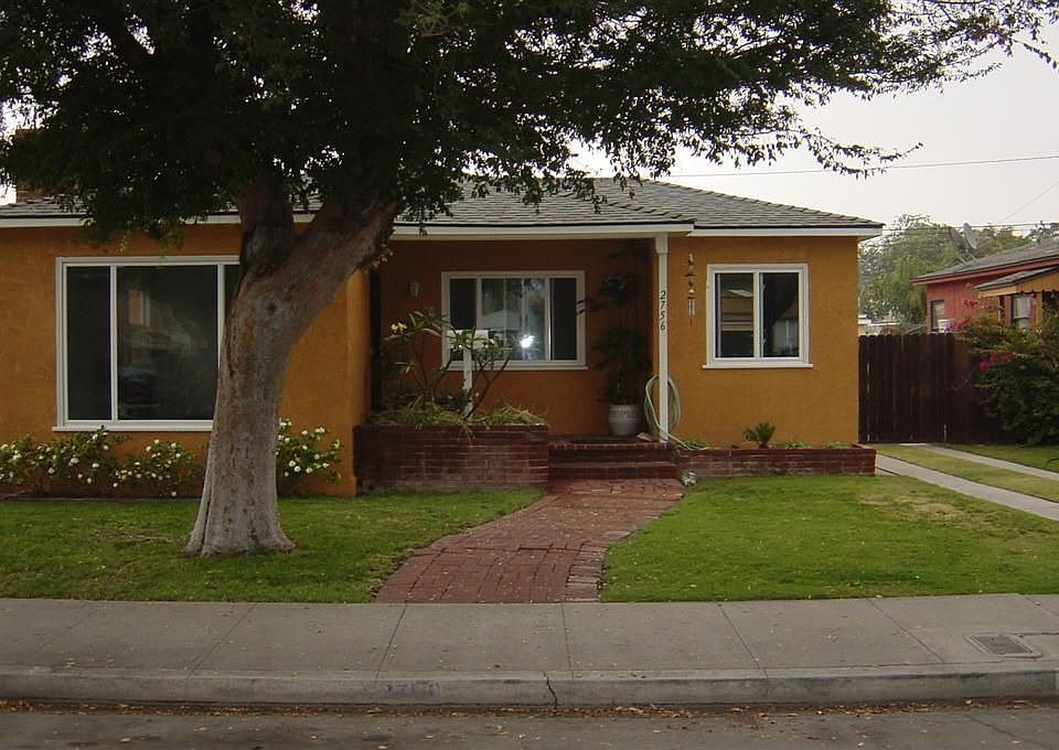2nd image of 2756 Daisy Ave