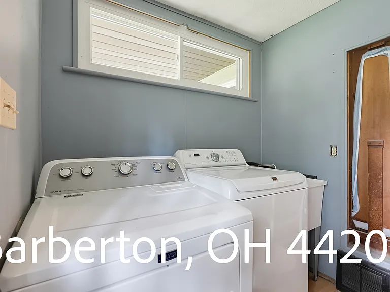 30 22nd St NW #1 — Photo 13
