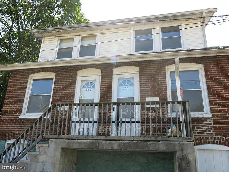 235 East Ave — Photo 10